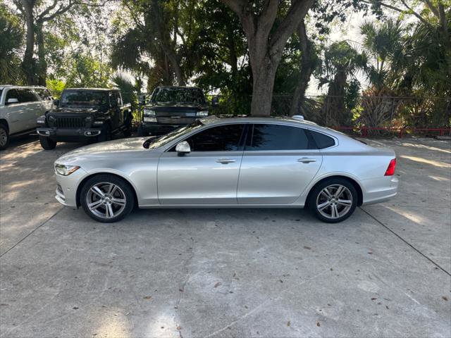 Used 2018 Volvo S90 T5 Momentum w/ Convenience Package FWD image 11