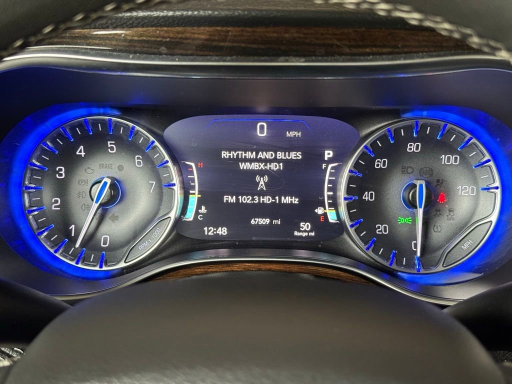 Used 2023 Chrysler Pacifica Limited FWD image 17