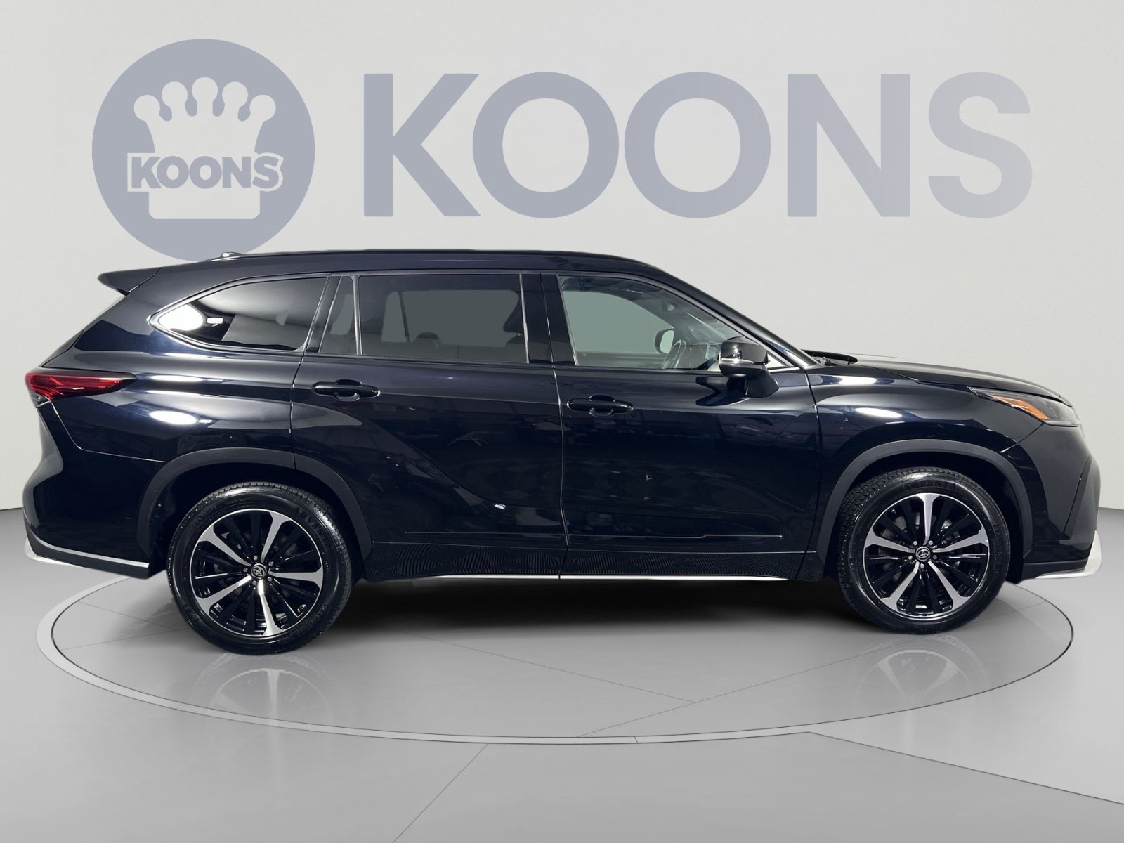 Used 2022 Toyota Highlander XSE AWD/4WD image 12