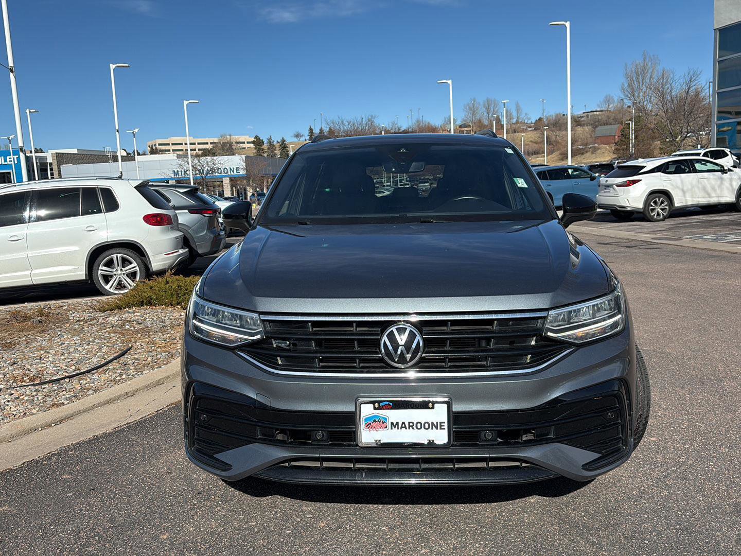 Used 2023 Volkswagen Tiguan SE R-Line image 2