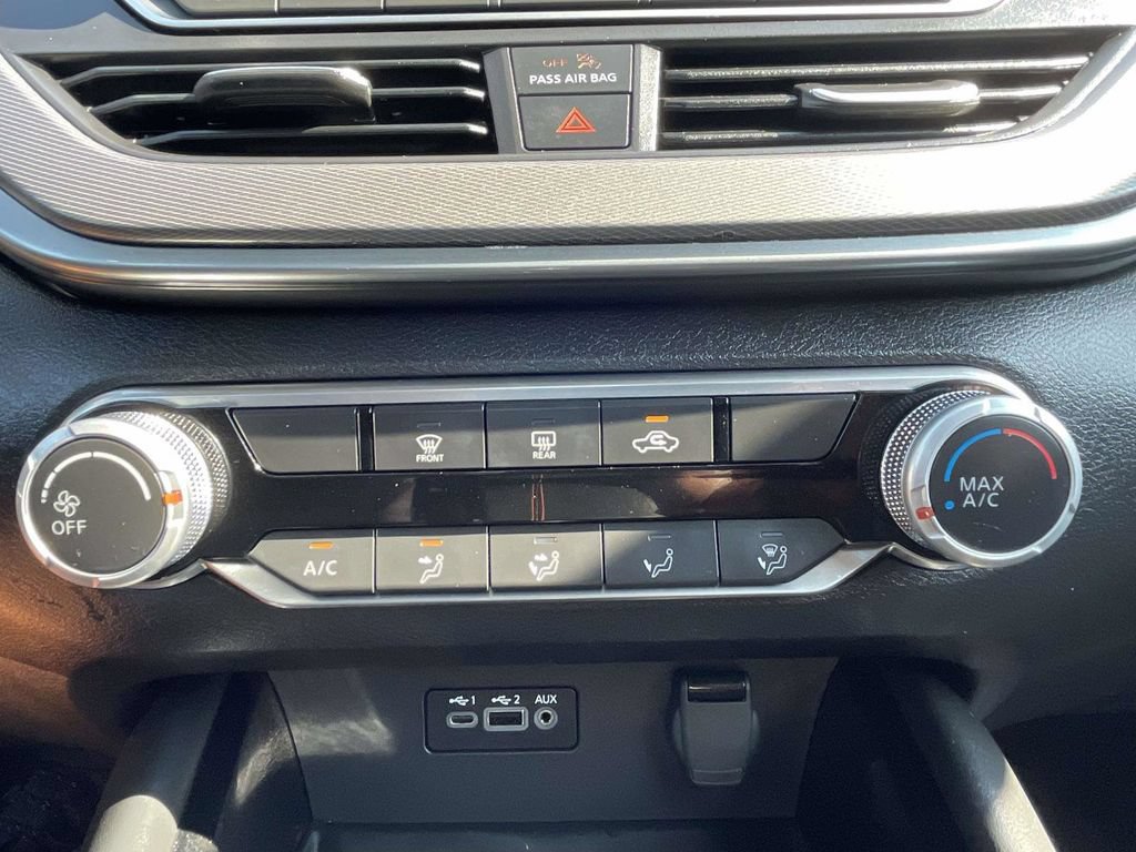 Used 2024 Nissan Altima 2.5 SR FWD image 37