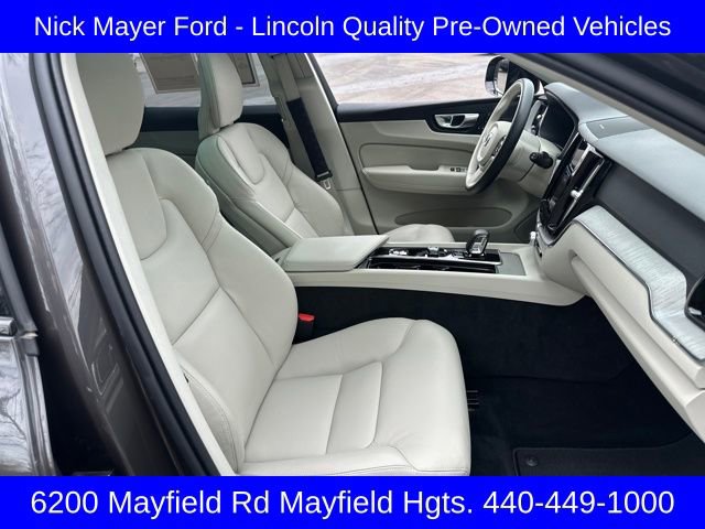 Used 2025 Volvo XC60 T8 Plus w/ Climate Package image 10