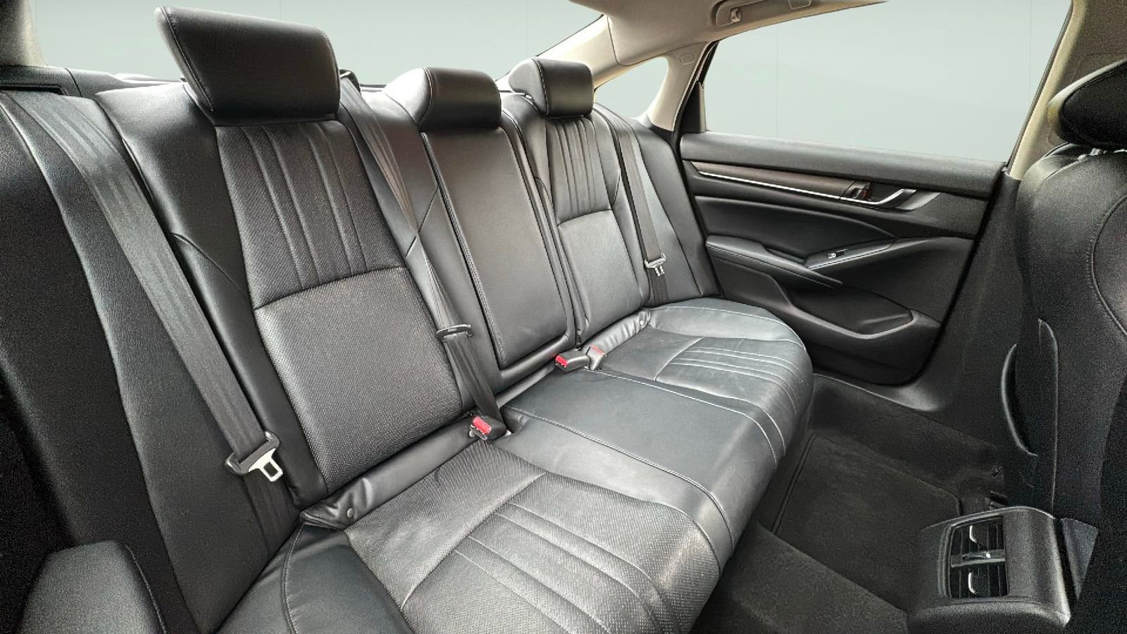 Used 2018 Honda Accord EX-L image 24