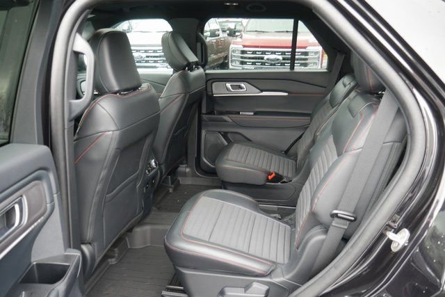 Used 2025 Ford Explorer ST-Line w/ Premium Package image 25