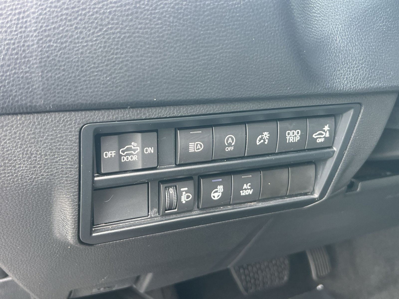 Used 2024 Toyota Tundra SR5 w/ SR5 Premium Package AWD/4WD image 30
