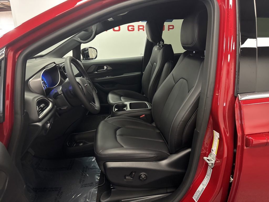 New 2026 Chrysler Voyager LX image 16
