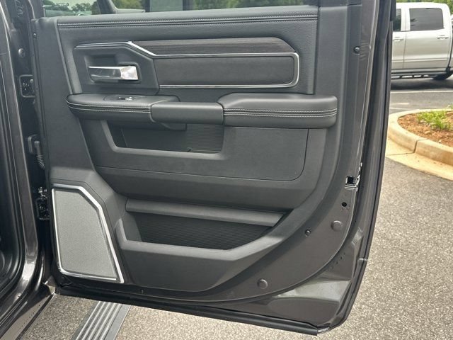 New 2026 RAM 2500 Laramie AWD/4WD image 15