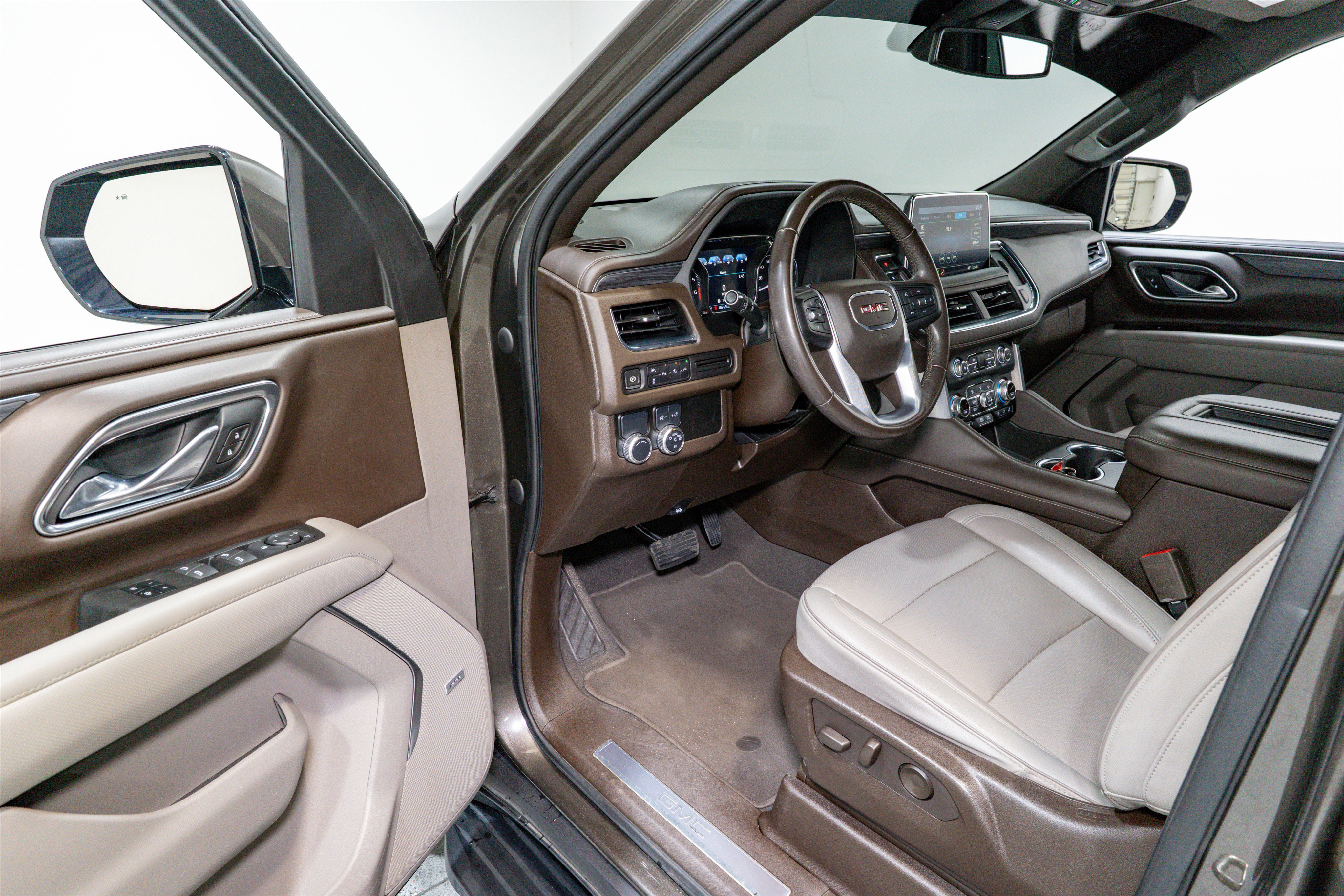 Used 2021 GMC Yukon SLT image 12