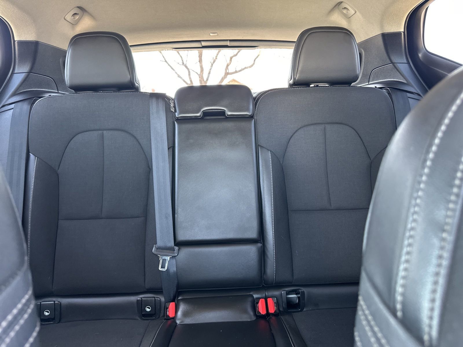 Used 2020 Volvo XC40 T5 Momentum image 25