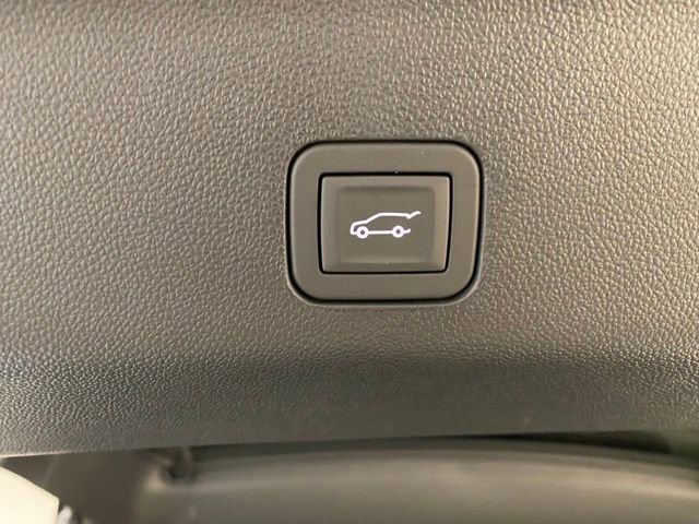 New 2025 Chevrolet Suburban Premier AWD/4WD image 11