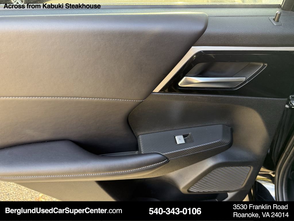 Used 2024 Mitsubishi Outlander SE image 35