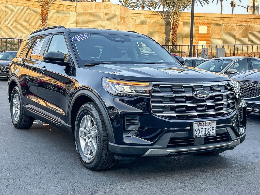 Used 2026 Ford Explorer Active RWD image 3