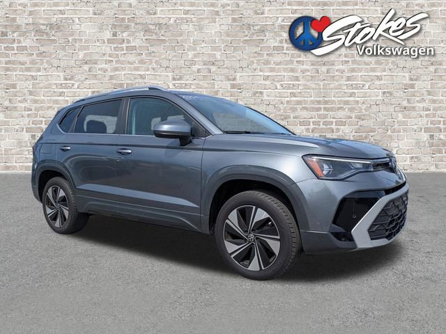 Certified 2025 Volkswagen Taos SE AWD/4WD image 2
