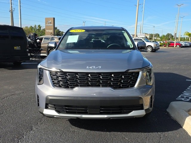 Used 2025 Kia Sorento LX image 16