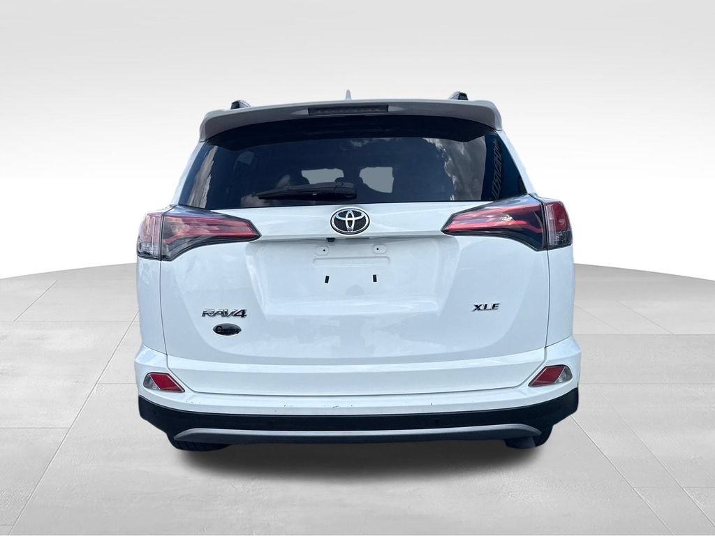 Used 2018 Toyota RAV4 XLE FWD image 9
