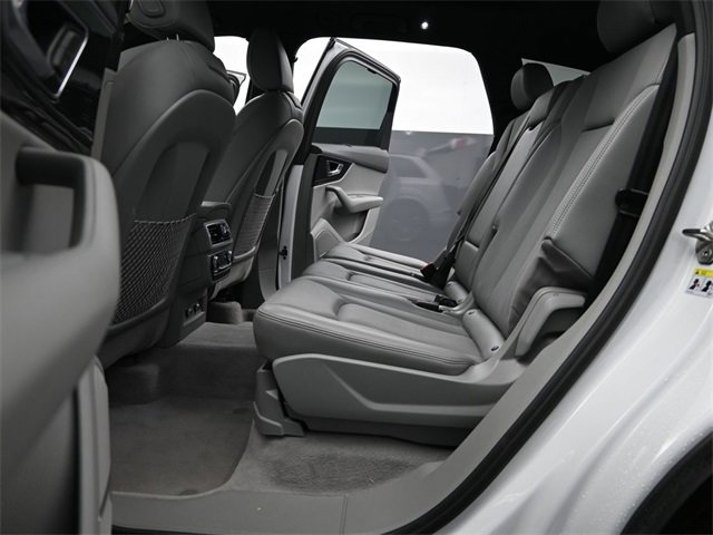 Used 2018 Audi Q7 3.0T Prestige image 11
