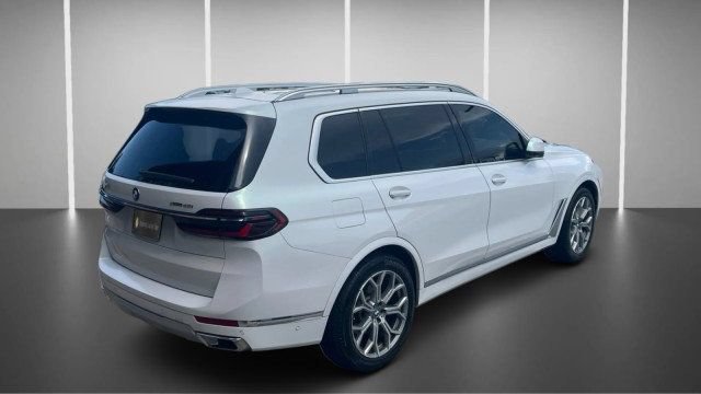 Used 2023 BMW X7 xDrive40i AWD/4WD image 7