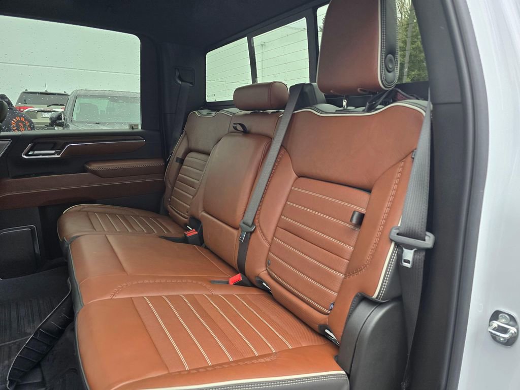 Used 2024 GMC Sierra 3500 Denali Ultimate image 17