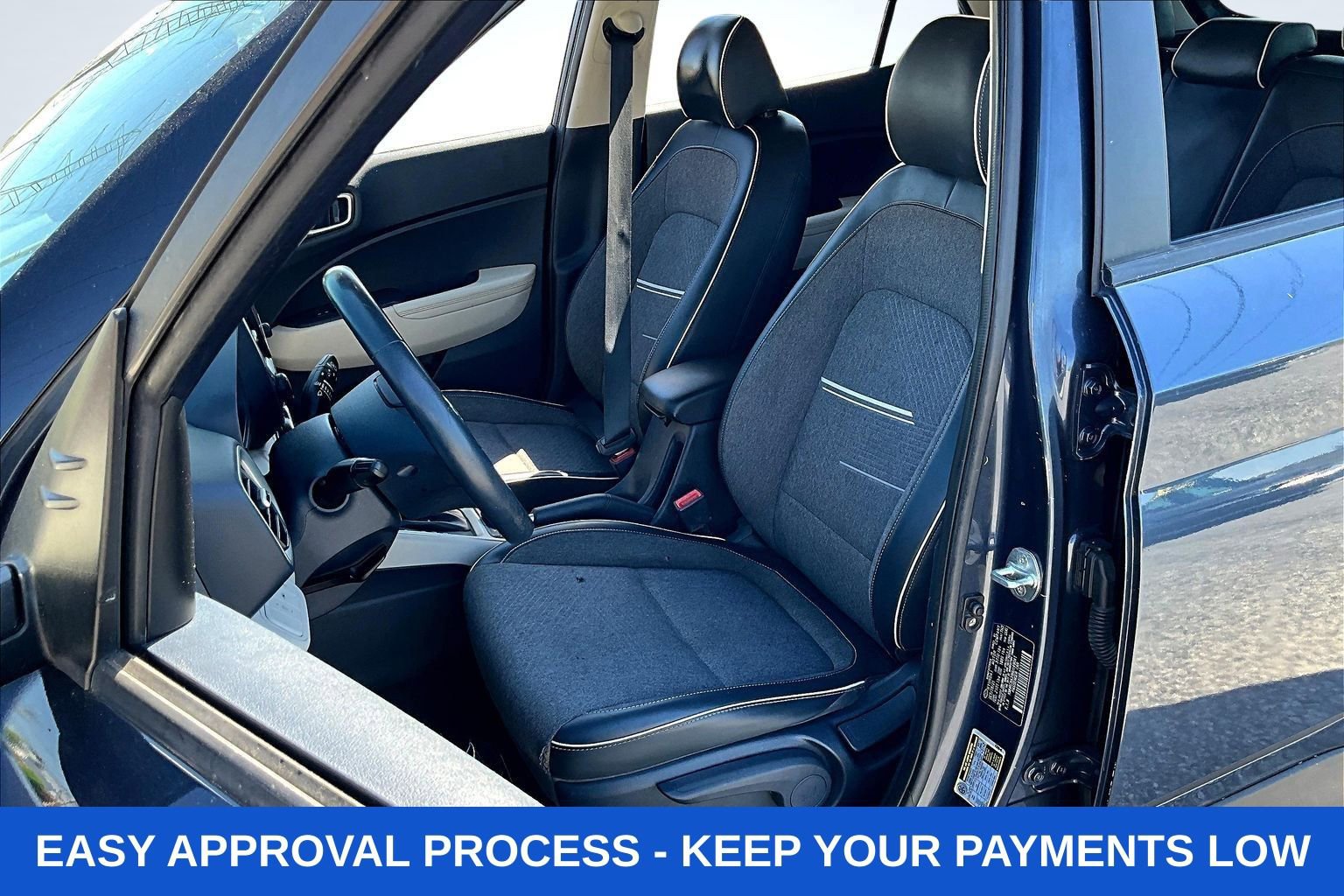 Used 2022 Hyundai Venue Limited FWD image 25