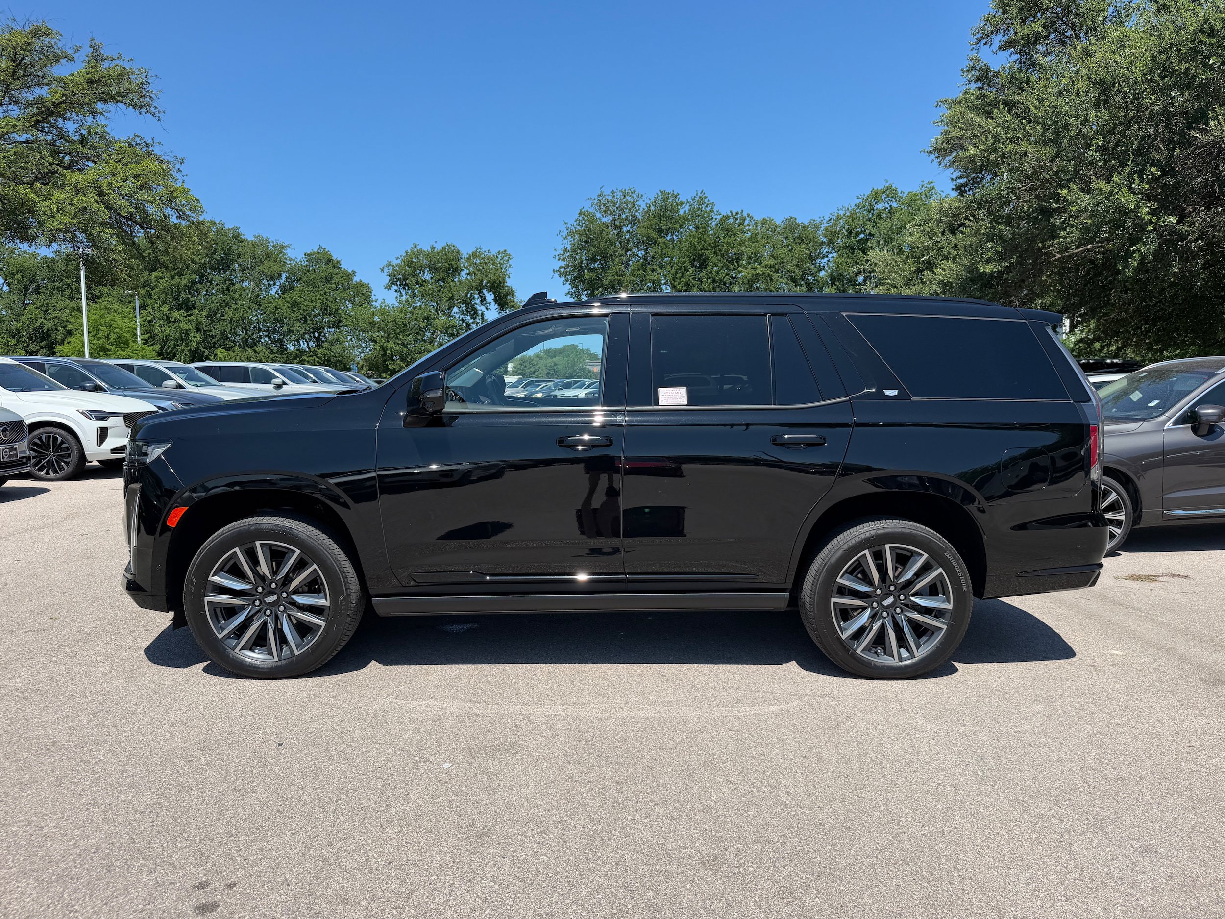 Used 2024 Cadillac Escalade Sport Platinum AWD/4WD image 3
