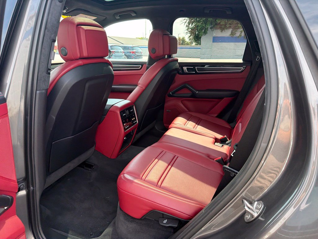 Used 2023 Porsche Cayenne GTS AWD/4WD image 19