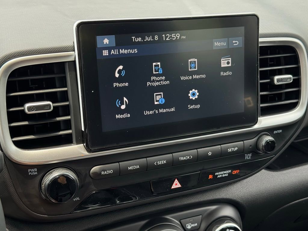 Used 2025 Hyundai Venue SEL image 25