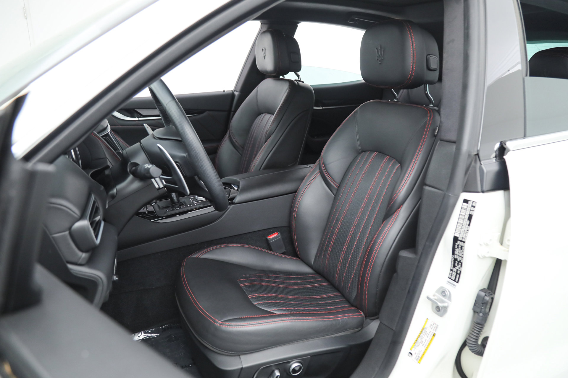 Certified 2023 Maserati Levante GT image 16