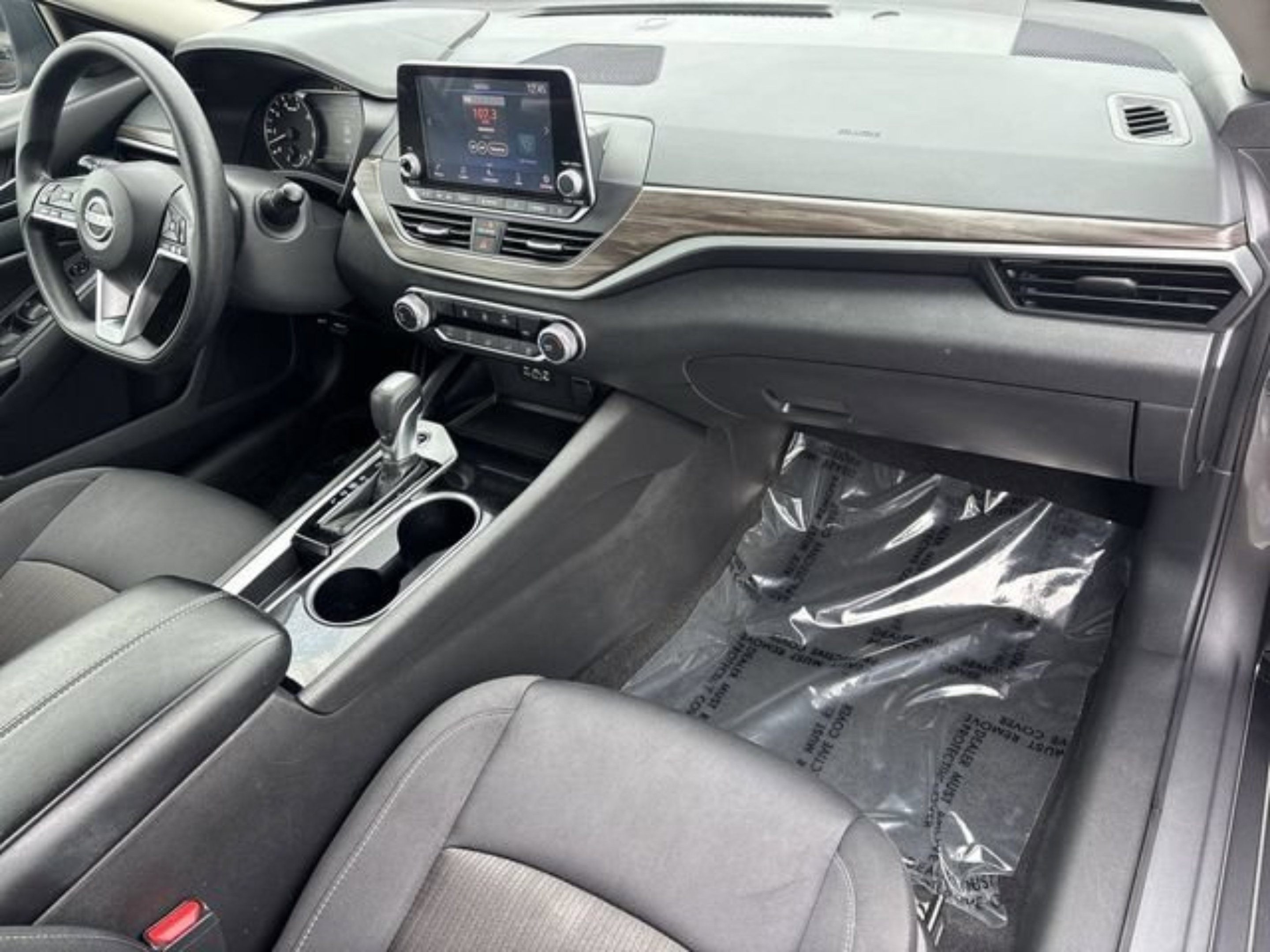 Used 2024 Nissan Altima 2.5 SV FWD image 8
