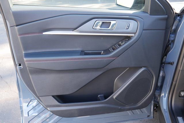 New 2026 Ford Explorer ST-Line w/ ST-Line Street Pack image 15