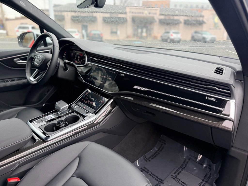 Certified 2025 Audi Q7 3.0T Premium Plus image 23