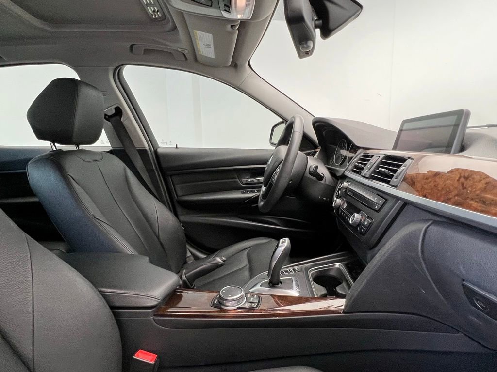 Used 2015 BMW 328i xDrive Sedan AWD/4WD image 6