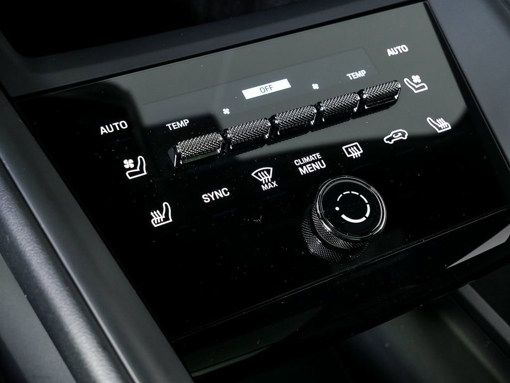 Certified 2025 Porsche Macan Electric image 17