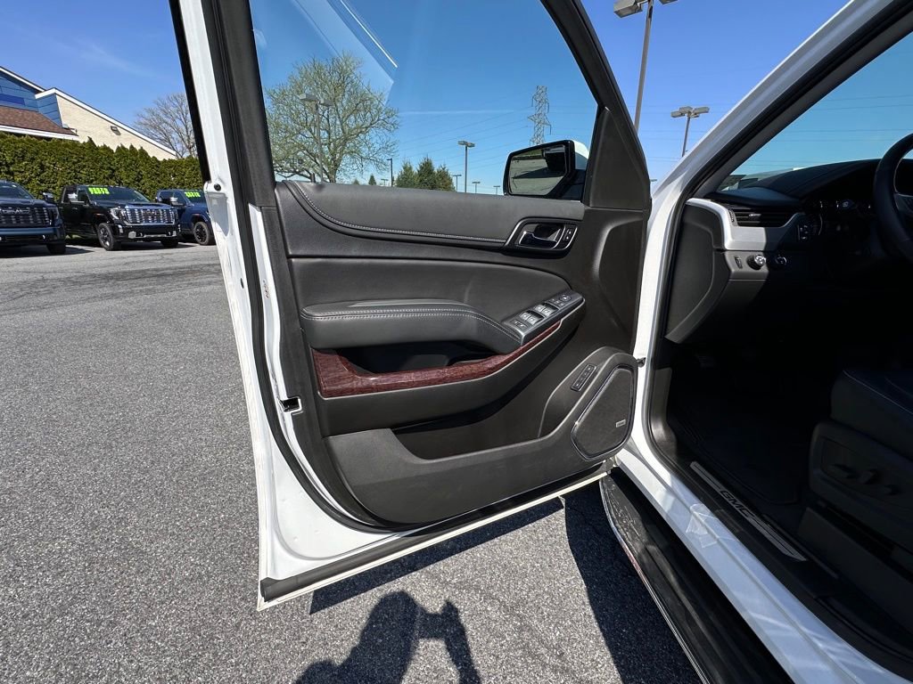 Used 2020 GMC Yukon XL SLT w/ Open Road Package AWD/4WD image 23