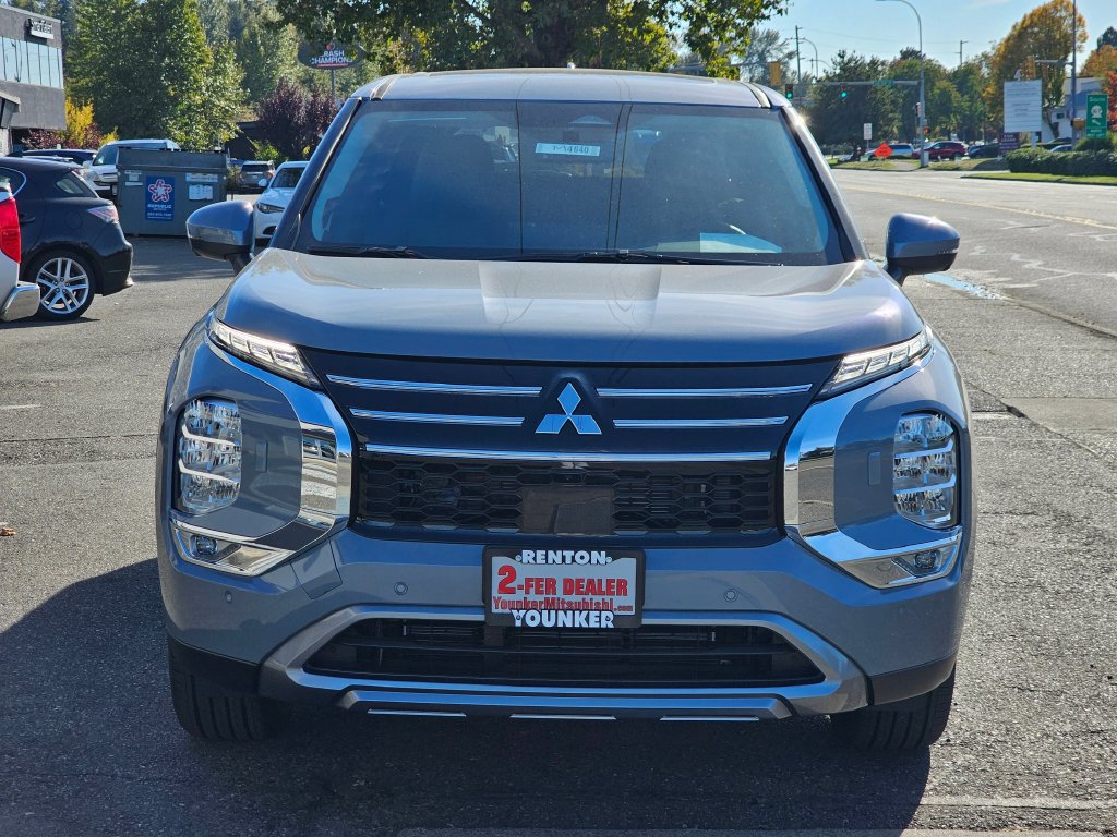 New 2026 Mitsubishi Outlander SE AWD/4WD image 2