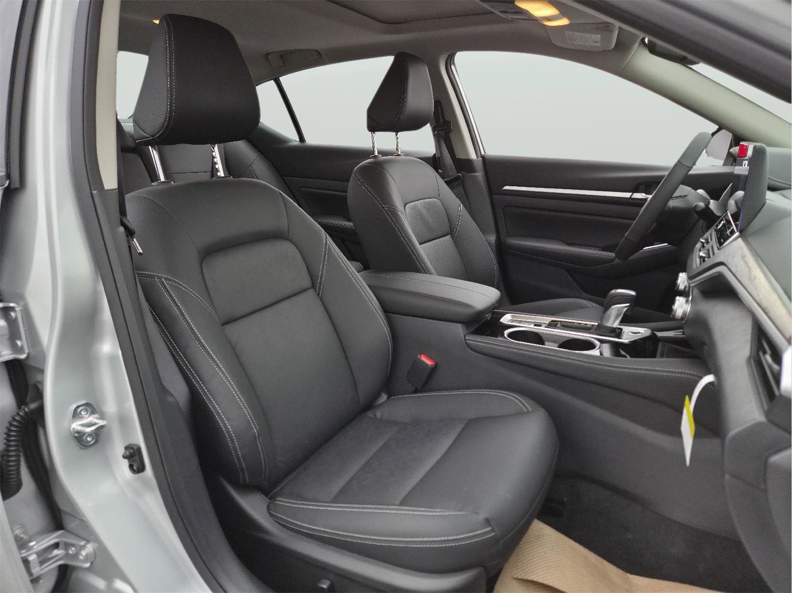 New 2025 Nissan Altima 2.5 SL image 15