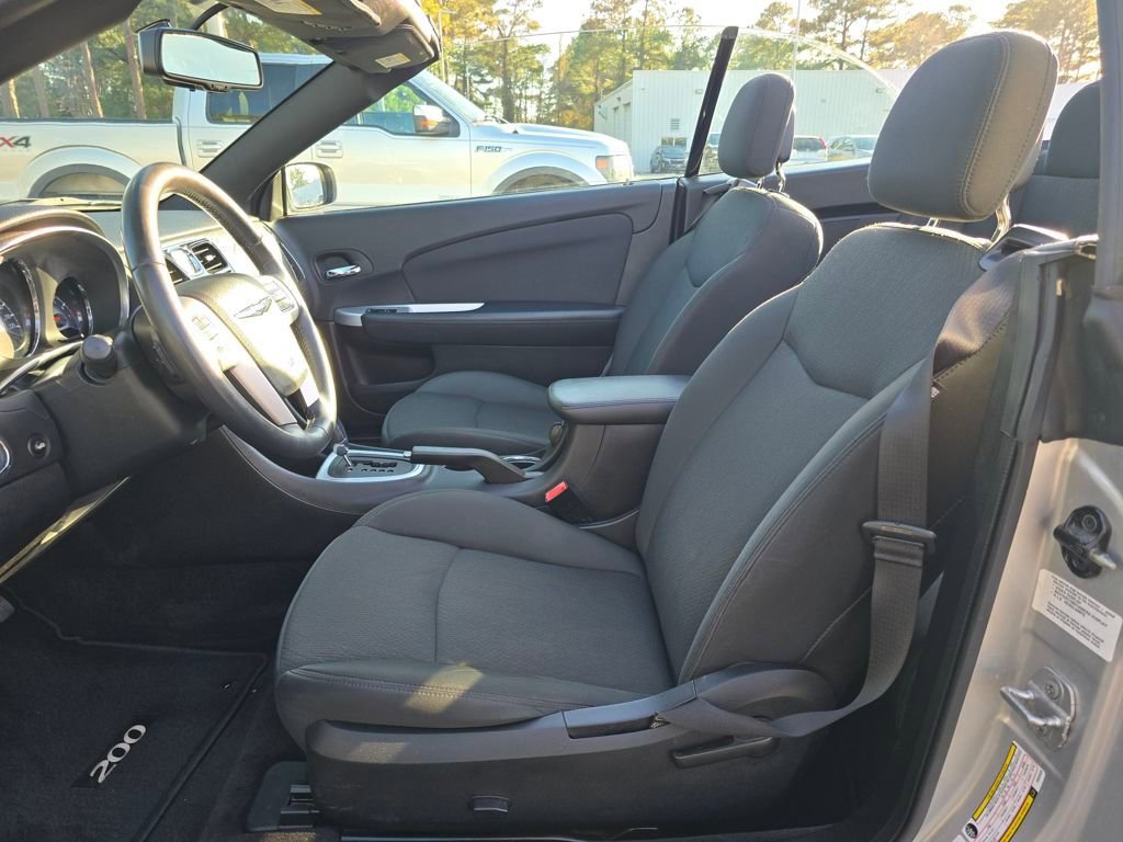 Used 2011 Chrysler 200 Touring w/ Cold Weather Group image 9