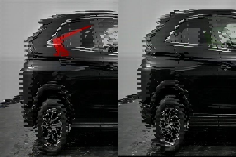 Used 2020 Mitsubishi Eclipse Cross ES image 11