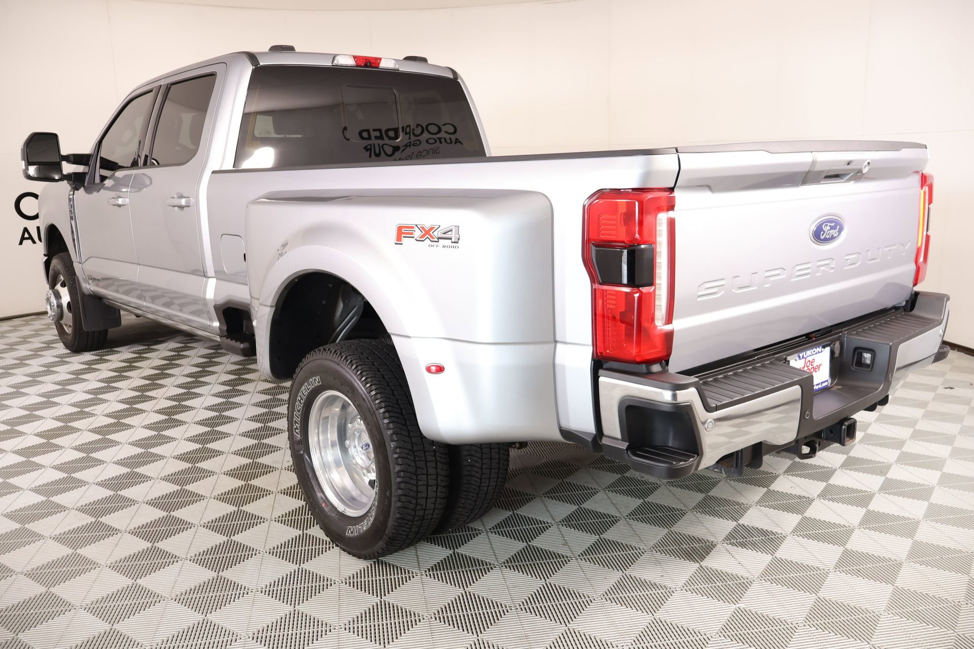 Used 2023 Ford F350 Lariat w/ Lariat Ultimate Package AWD/4WD image 25