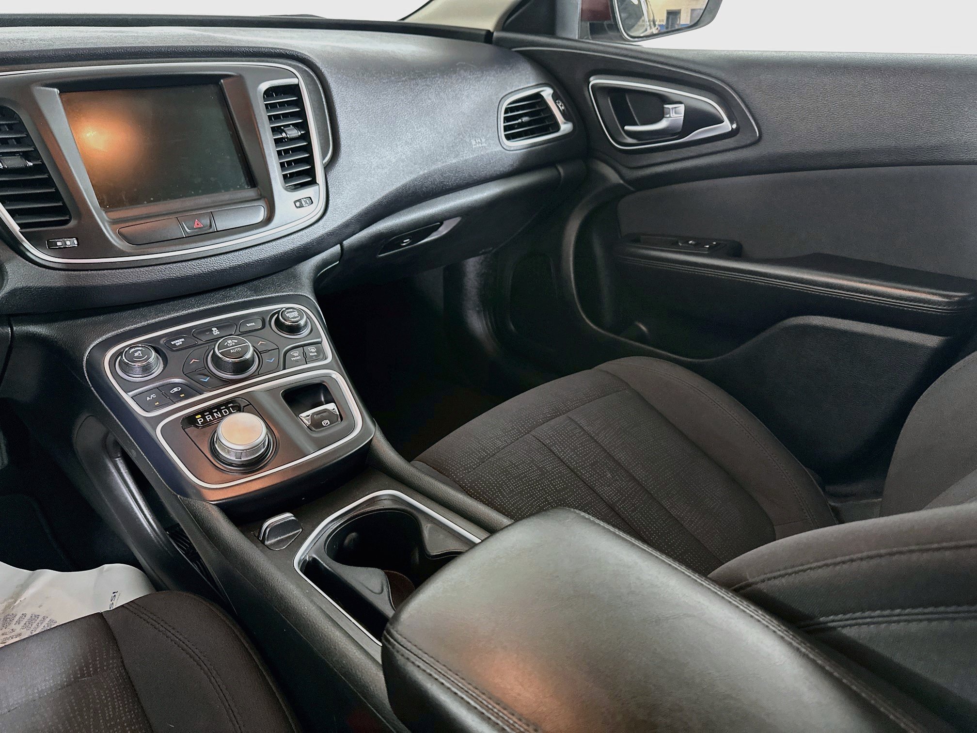 Used 2015 Chrysler 200 Limited w/ Convenience Group FWD image 21