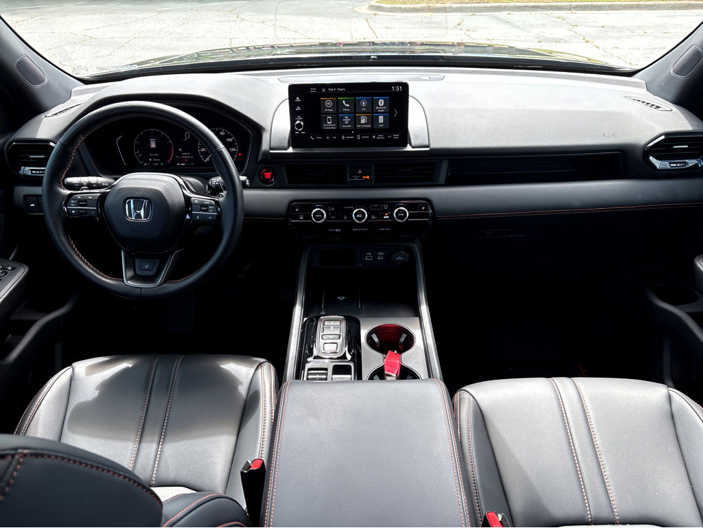 Used 2025 Honda Pilot TrailSport image 4