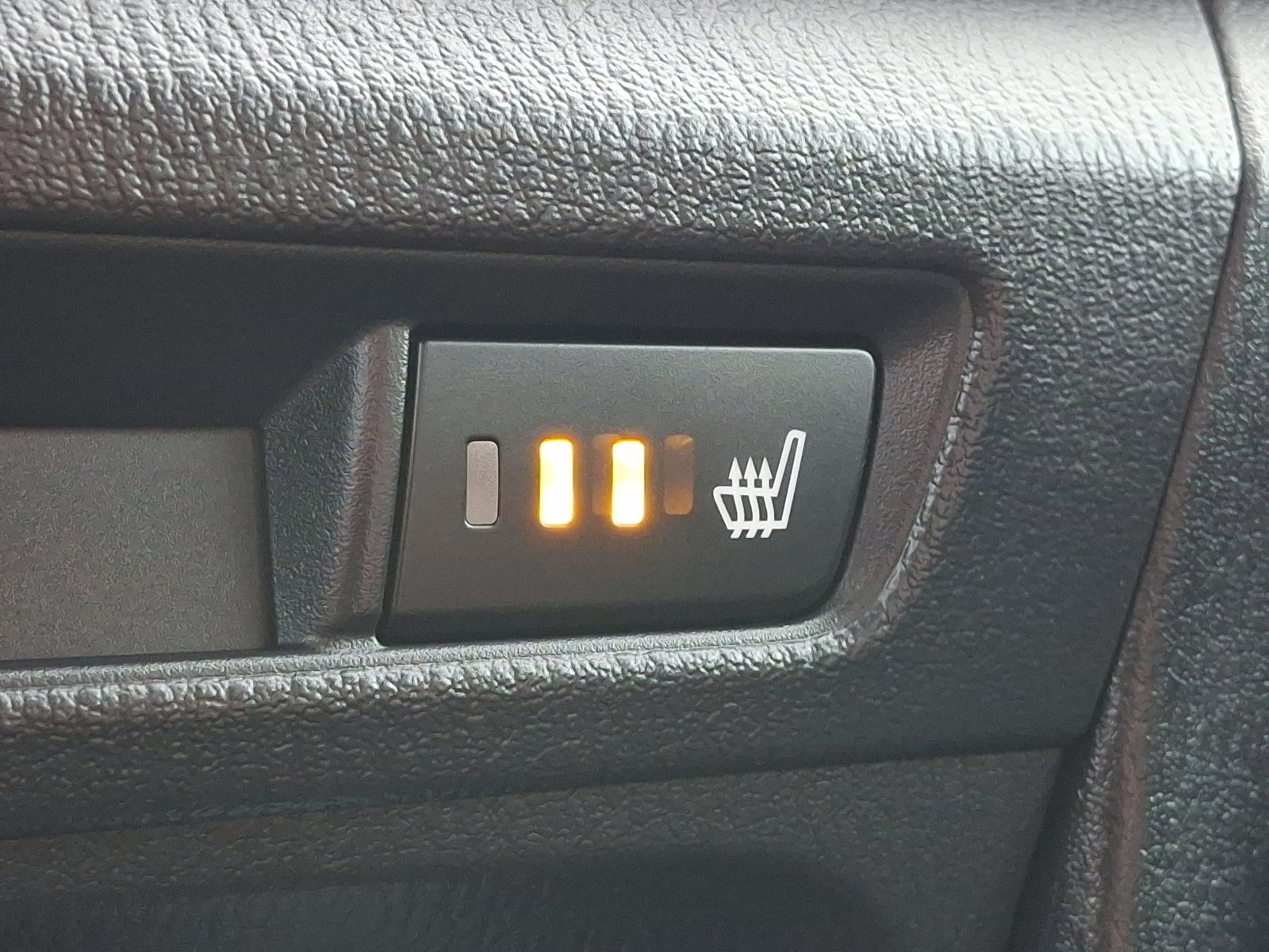 Used 2018 MAZDA MAZDA3 Touring image 26