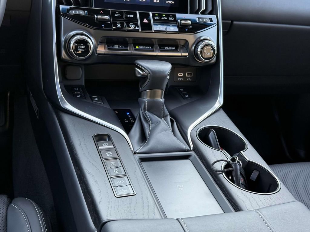 Used 2024 Lexus LX 600 4WD w/ Appearance Package image 20