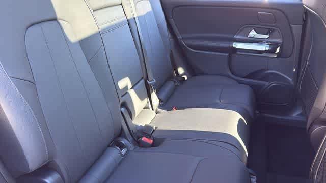 Used 2026 Mercedes-Benz GLB 250 4MATIC image 35