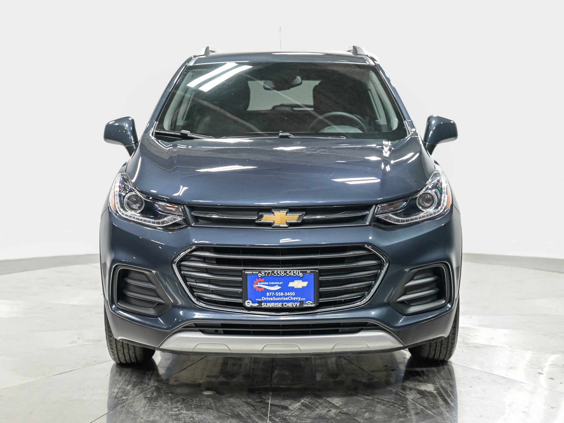 Used 2022 Chevrolet Trax LT w/ LT Convenience Package AWD/4WD image 12