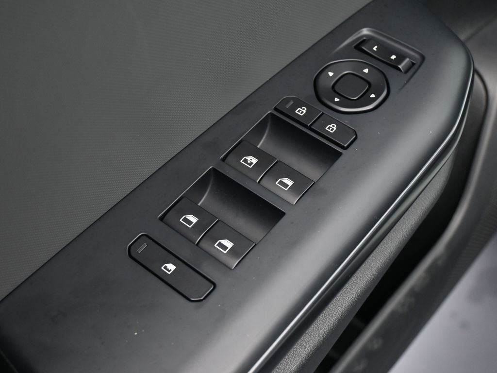 Used 2025 Kia K4 LXS image 14