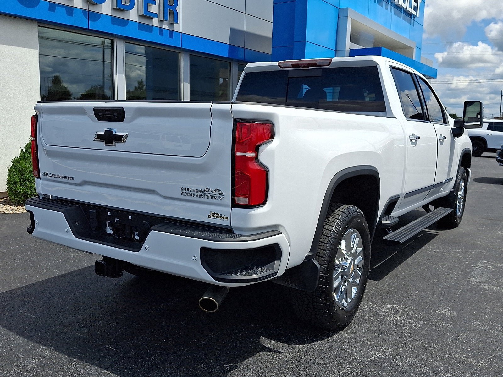 Used 2024 Chevrolet Silverado 3500 High Country w/ High Country Premium Package AWD/4WD image 6