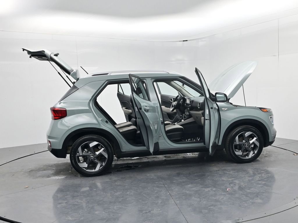 Used 2025 Hyundai Venue SEL image 64
