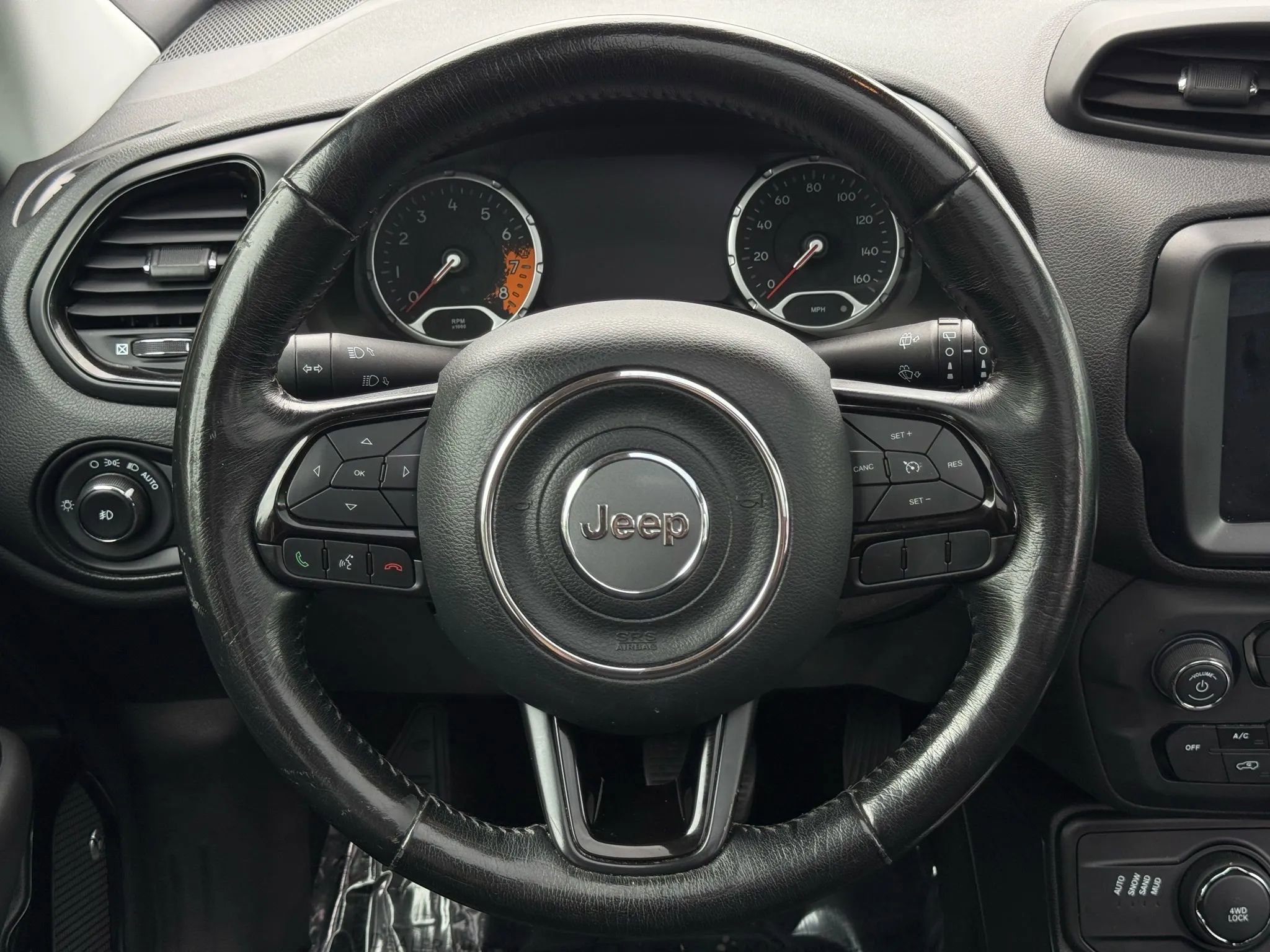 Used 2018 Jeep Renegade Altitude w/ UConnect 8.4 Nav Group image 30
