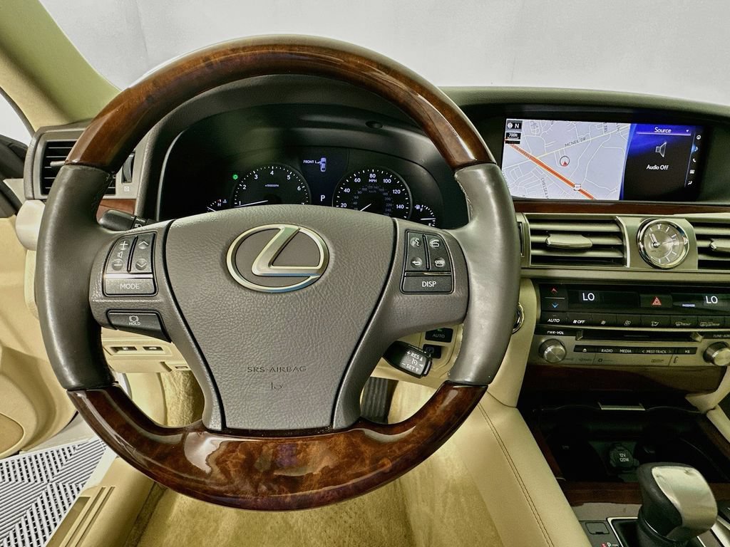 Used 2016 Lexus LS 460 w/ Comfort Package RWD image 11