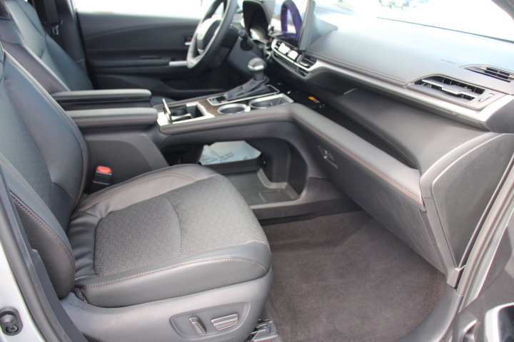 Certified 2025 Toyota Sienna Limited image 20